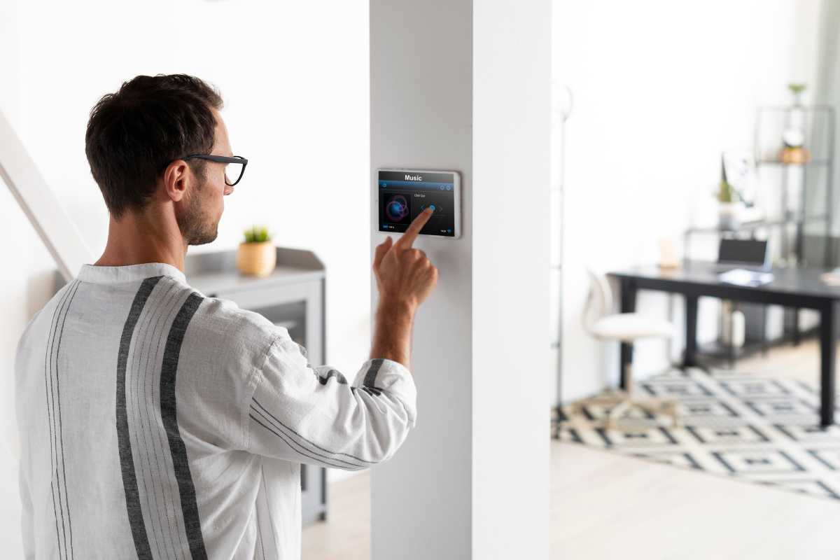 Como a automação residencial pode valorizar seu imóvel