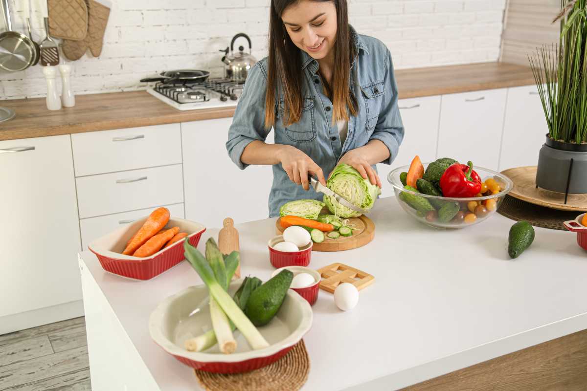 O que considerar ao montar uma cozinha funcional em espaços pequenos