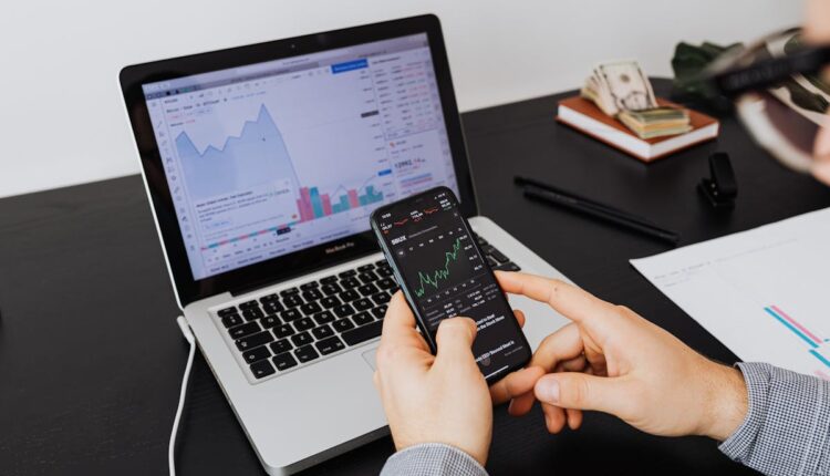 Estratégias de diversificação: como combinar renda fixa e variável para maximizar retornos